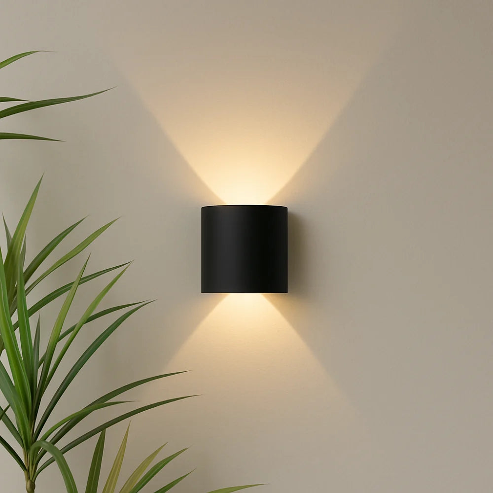 Wall Lamp – Modern Design & Versatile Use Indoors and Outdoors