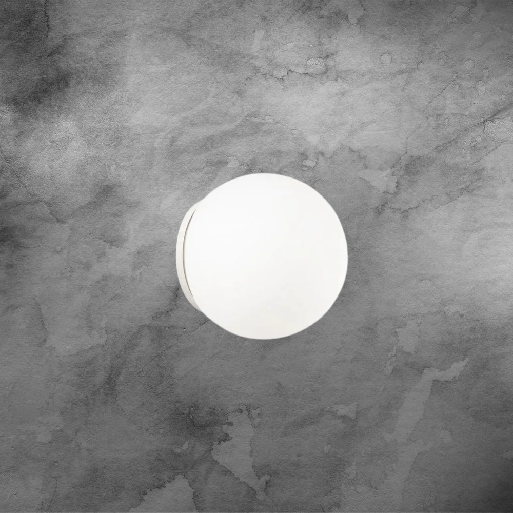 Compact to Large Wall Lamp – Clean Design with Ambient Lighting