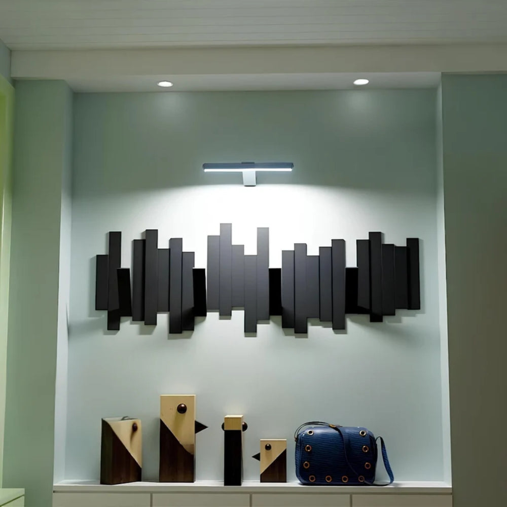 Cordless Wall Lamp for Artworks – Adjustable Light with Remote Control