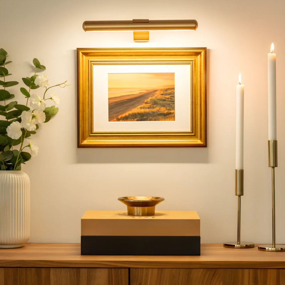 Cordless Wall Lamp for Artworks – Adjustable Light with Remote Control