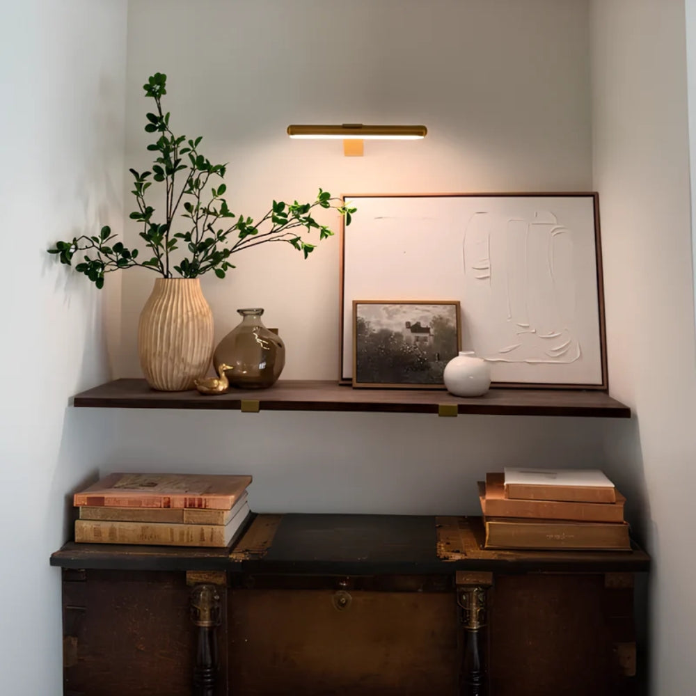 Cordless Wall Lamp for Artworks – Adjustable Light with Remote Control