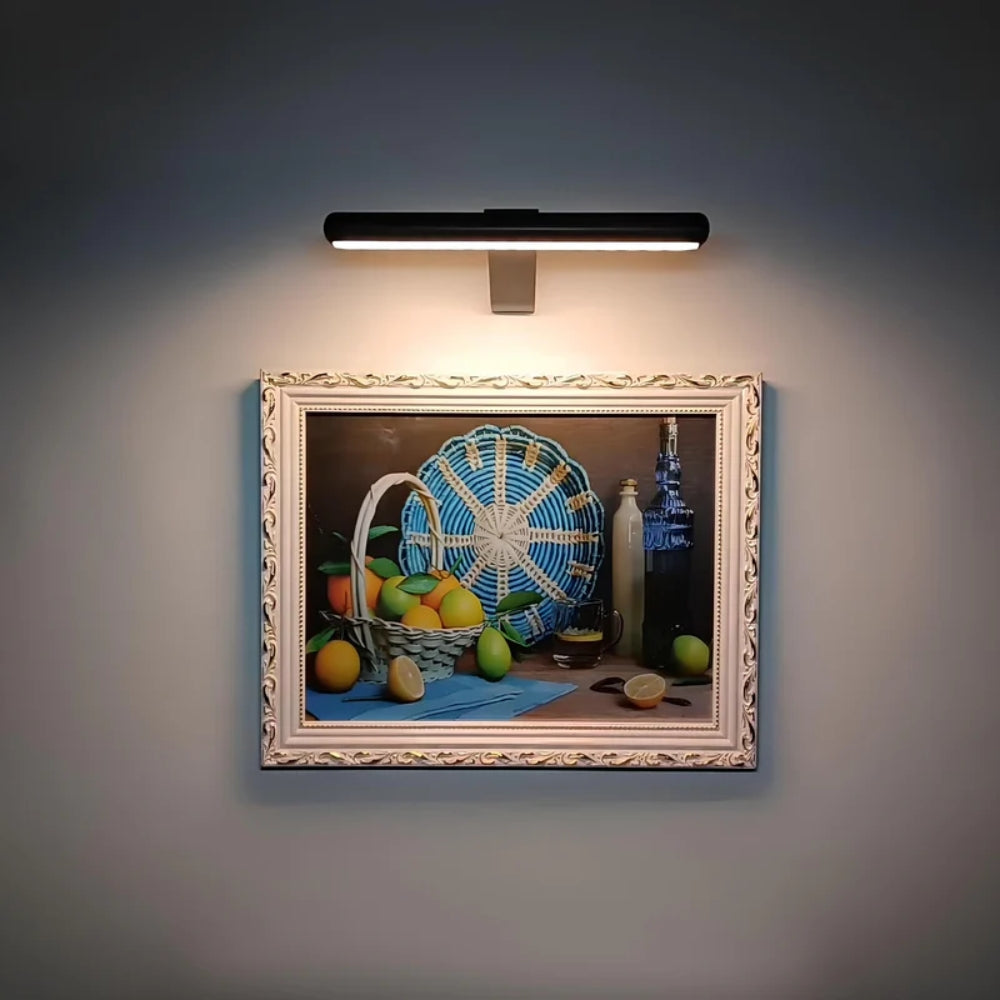 Cordless Wall Lamp for Artworks – Adjustable Light with Remote Control