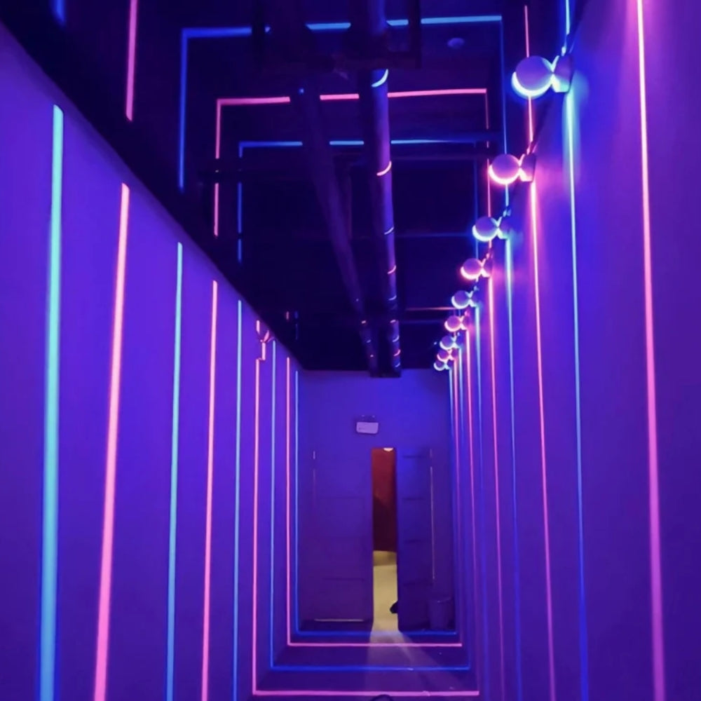 Projection Lamp with 360° Rotation – Customisable Light for Multiple Locations