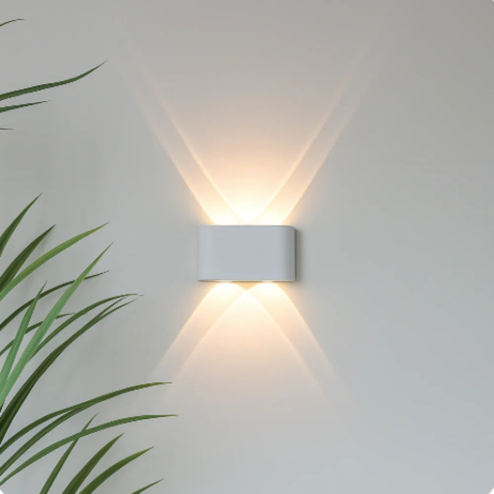 Wall Lamp  – Modern Design & Versatile Use Indoors and Outdoors